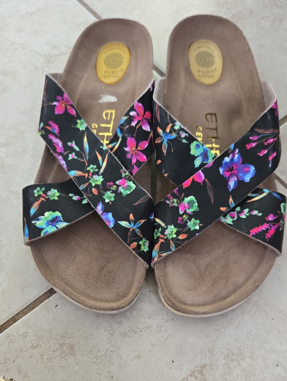 Floral Crisscross Slide Sandals - Black Multi